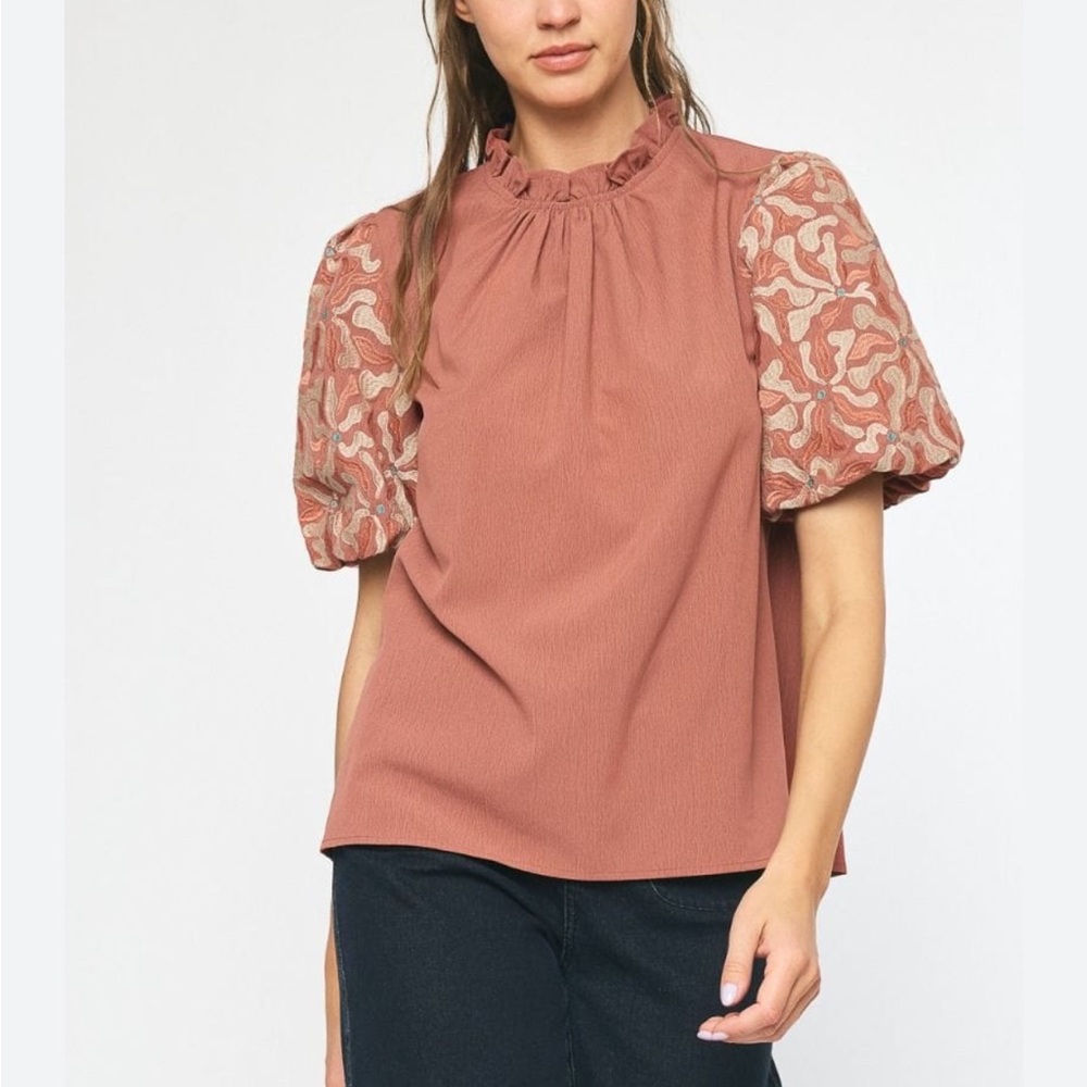 Entro Size Medium Elegant Rust Puff Embroidered Sleeve Boutique‎ Top